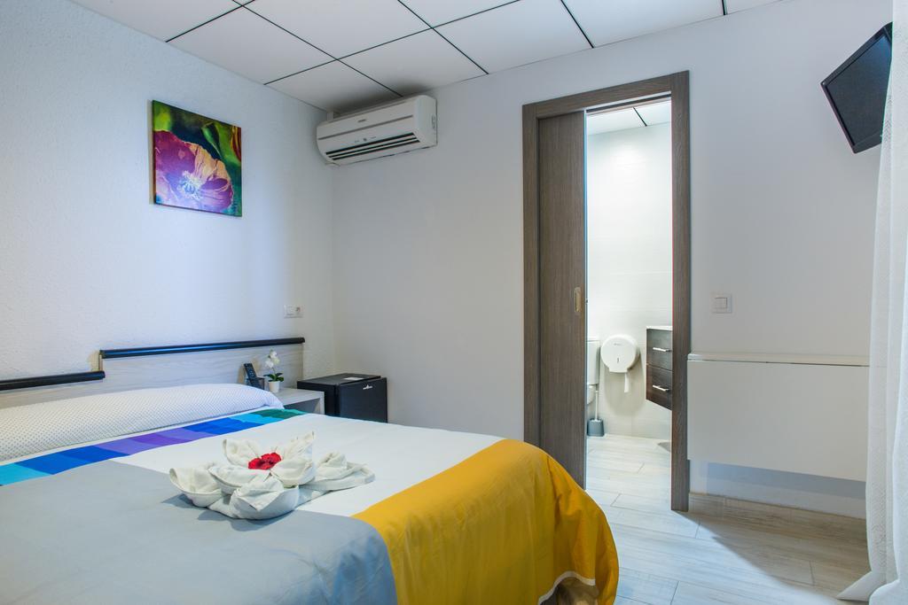 Hostal Pardo Miami Playa Exterior photo