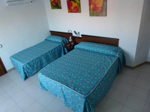 Hostal Pardo Miami Playa Exterior photo