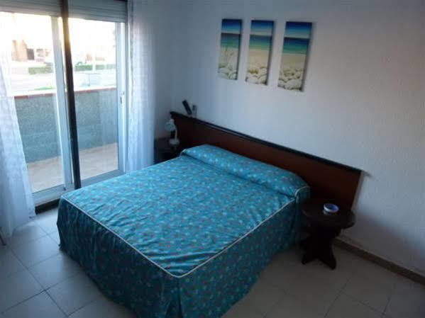 Hostal Pardo Miami Playa Exterior photo